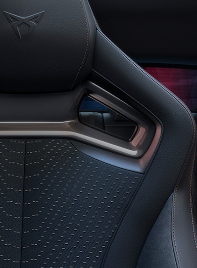 CUPRA Raval 2026 fiancata sinistra colore Plasma con maniglie flush illuminate