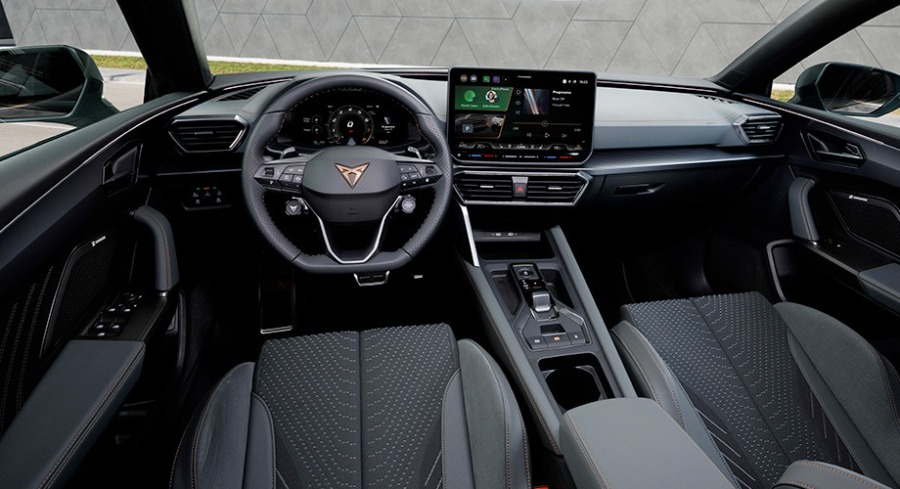 CUPRA Leon Sportstourer – plancia guida con display touch 12,9" – Scarabel Padova