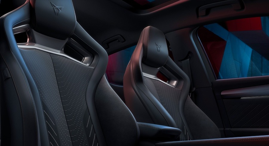 CUPRA Leon VZ Extreme – Sedili CUP Bucket in Dinamica – Scarabel