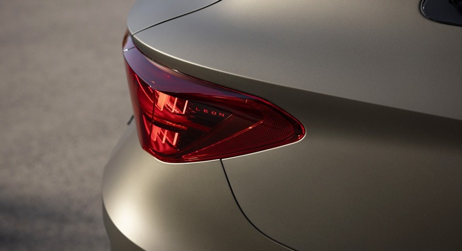 CUPRA Leon Sportstourer VZ – fanali posteriori triangolari LED in dinamica – Scarabel