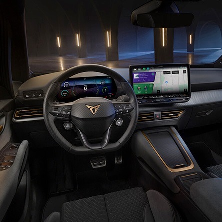 Nuova CUPRA Born 2026 interni plancia con infotainment Android 12,9 pollici e Virtual Cockpit 10,25