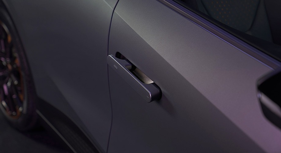 CUPRA Raval dettaglio maniglia a scomparsa flush illuminata