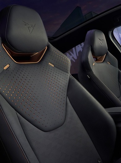 CUPRA Raval 2026 fiancata sinistra colore Plasma con maniglie flush illuminate