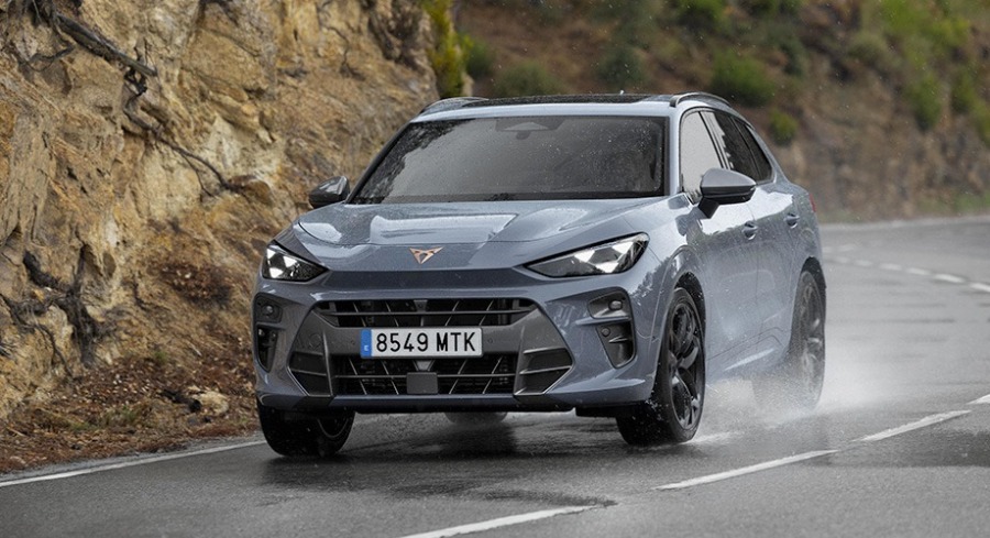 CUPRA Terramar – dinamico su strada bagnata Graphene Grey – Scarabel