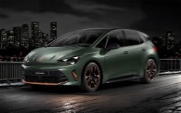 CUPRA Raval Launch Edition VZ 2026 — elettrica sportiva 226 CV Manganese Matt, Scarabel
