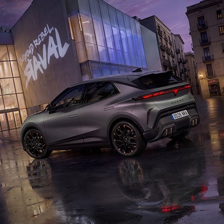 CUPRA Raval 2026 posteriore tre quarti colore Plasma — Scarabel Padova