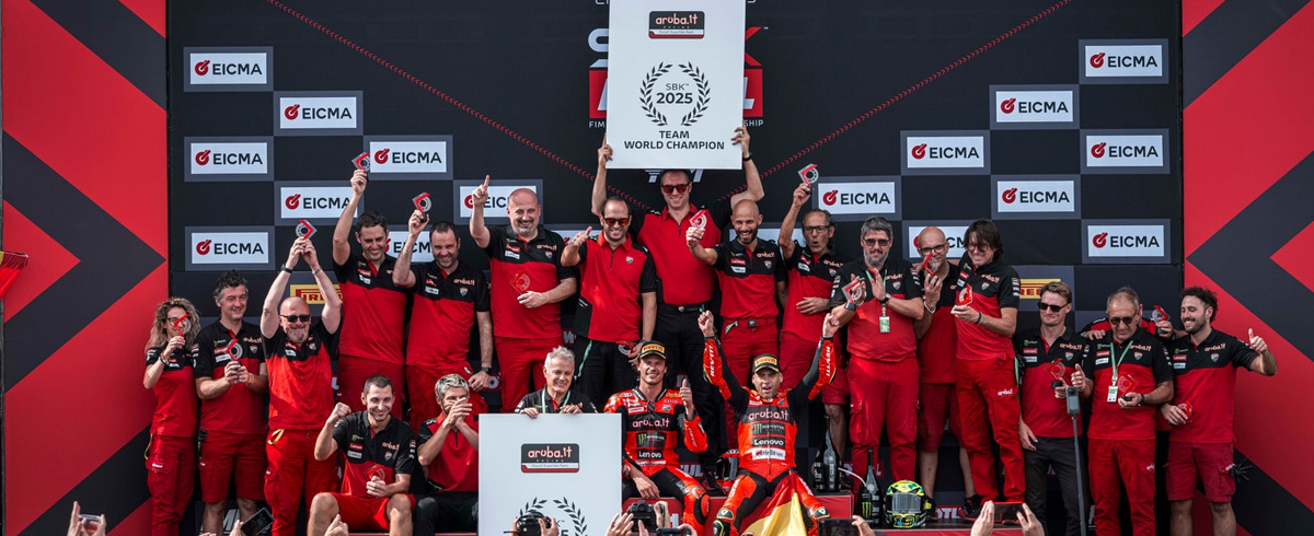 Ducati trionfa a Estoril: quarto titolo Team consecutivo per Aruba.it Racing